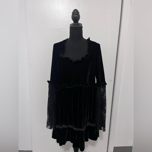 Killstar Dresses & Skirts - Killstar Black Velvet Midi Dress with Lace Sleeves